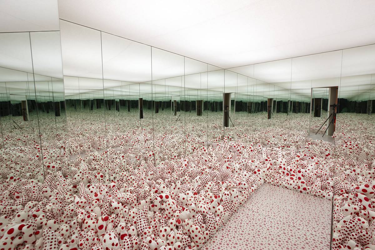 草間彌生　Yayoi Kusama Mirrored Years 草間彌生 Yayoi Kusama Mirrored Years Yayoi Kusama Mirrored Years
